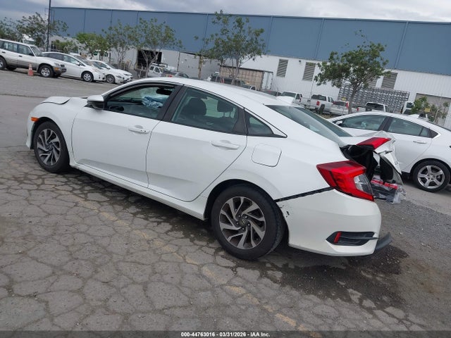 Honda CIVIC EX 2018 2HGFC2F82JH546338 Image 3