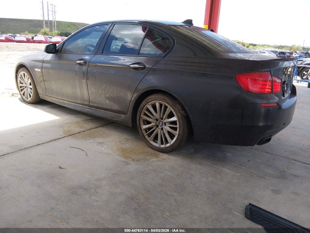 2011 BMW 550I WBAFR9C59BDE81597 Photo 2
