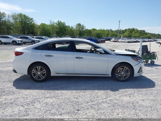 2018 Hyundai Sonata Sport მანქანა იყიდება აუქციონზე, vin: 5NPE34AF1JH681443, აუქციონის ნომერი: 44763144