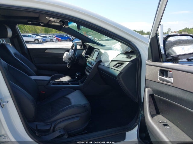 2018 Hyundai Sonata Sport მანქანა იყიდება აუქციონზე, vin: 5NPE34AF1JH681443, აუქციონის ნომერი: 44763144