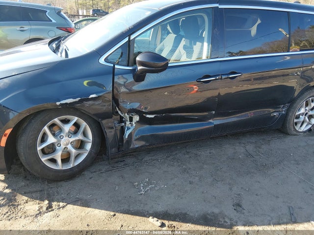2019 Chrysler Pacifica Touring Plus მანქანა იყიდება აუქციონზე, vin: 2C4RC1FG8KR635856, აუქციონის ნომერი: 44763147