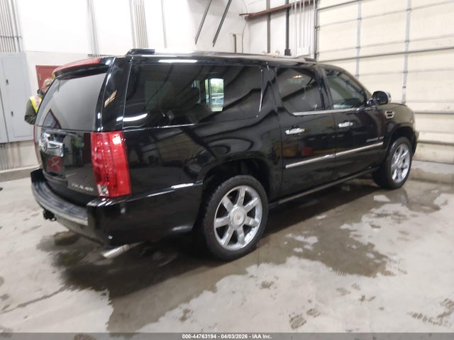 44763194 :رقم المزاد ، 1GYS4JEF7BR190453 vin ، 2011 Cadillac Escalade Esv Premium مزاد بيع