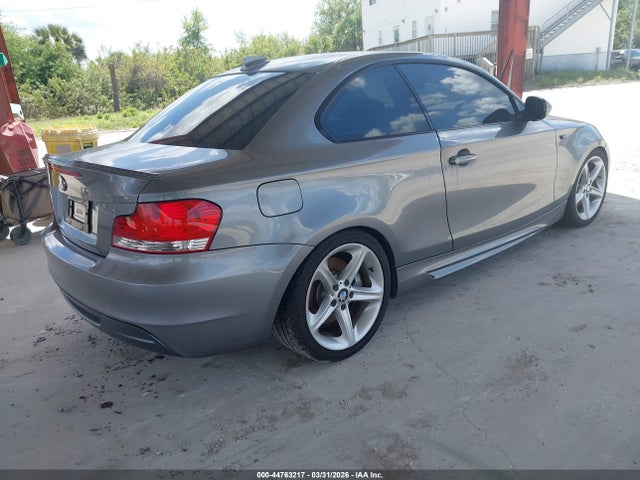 2011 BMW 135I WBAUC9C52BVM10824 Photo 3