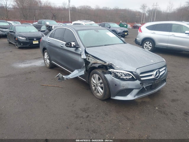 44763313 :رقم المزاد ، 55SWF8EB2KU298913 vin ، 2019 Mercedes-benz C 300 4matic مزاد بيع