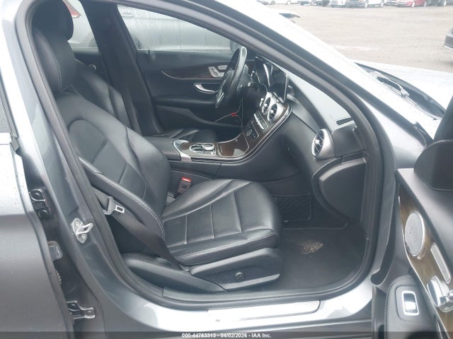 44763313 :رقم المزاد ، 55SWF8EB2KU298913 vin ، 2019 Mercedes-benz C 300 4matic مزاد بيع