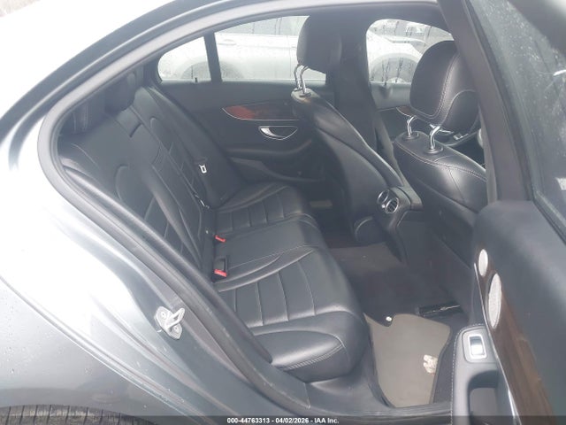 44763313 :رقم المزاد ، 55SWF8EB2KU298913 vin ، 2019 Mercedes-benz C 300 4matic مزاد بيع
