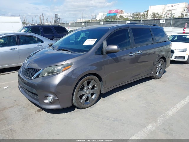 2015 TOYOTA SIENNA 5TDXK3DC9FS636453 Photo 1