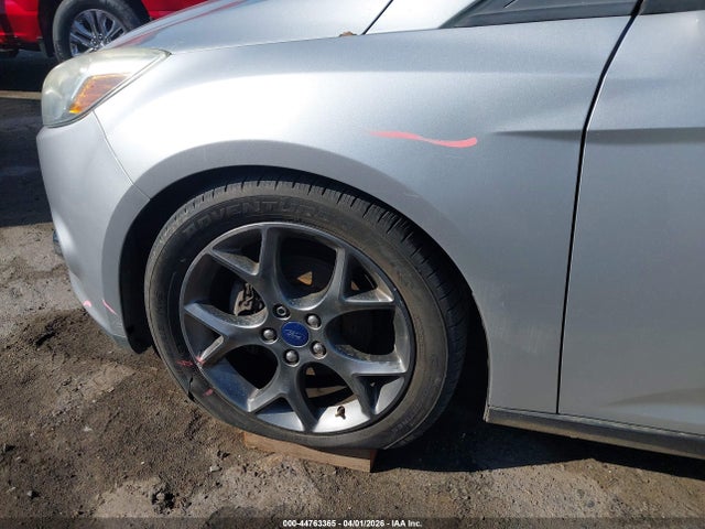 Ford FOCUS SE 2014 1FADP3K29EL260048 Image 17