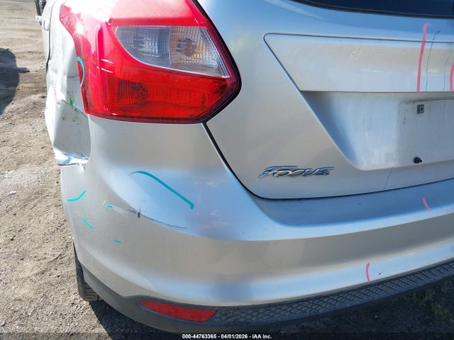 Ford FOCUS SE 2014 1FADP3K29EL260048 Image 19