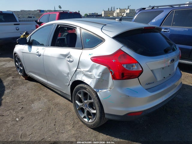 Ford FOCUS SE 2014 1FADP3K29EL260048 Image 3
