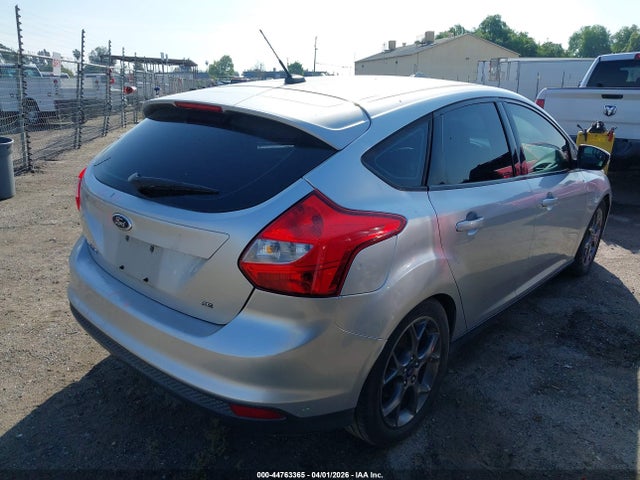 Ford FOCUS SE 2014 1FADP3K29EL260048 Image 4