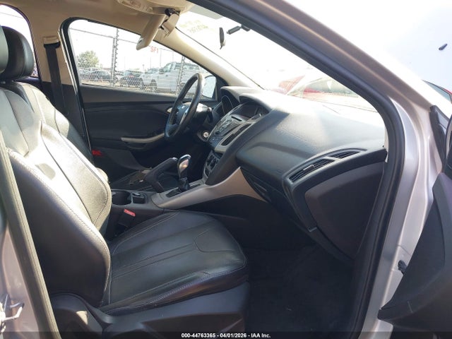 Ford FOCUS SE 2014 1FADP3K29EL260048 Image 5