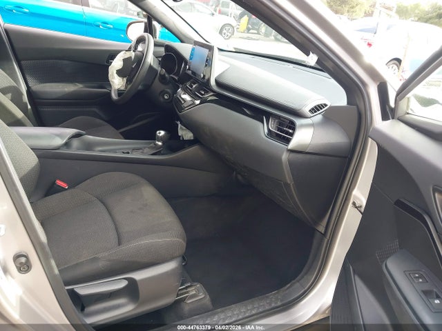 JTNKHMBX5K1033846 Toyota C-HR LE