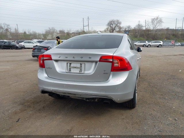 Volvo S60 T5 Premier 2015 YV140MFB9F1315801 Image 15