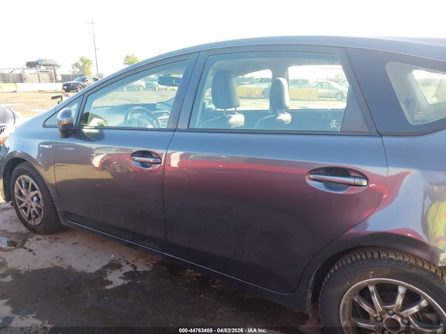 Toyota Prius V Four 2015 JTDZN3EU7FJ035885 Image 15