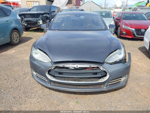 2015 Tesla Model S 85d/p85d მანქანა იყიდება აუქციონზე, vin: 5YJSA1H45FF083955, აუქციონის ნომერი: 44763416