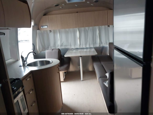 1STJ9YJ25JJ543284 Airstream Other