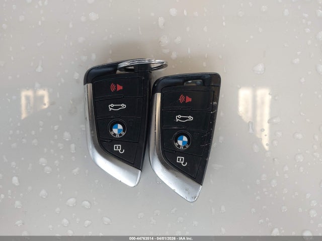 2018 BMW X1 WBXHT3C37J5L27391 Photo 10