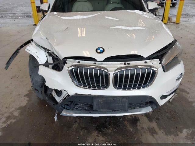 2018 BMW X1 WBXHT3C37J5L27391 Photo 5