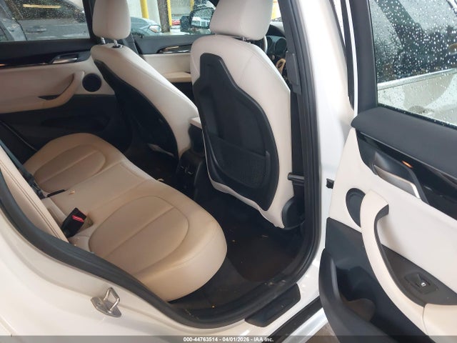 2018 BMW X1 WBXHT3C37J5L27391 Photo 7