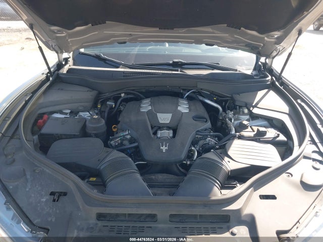 2017 MASERATI LEVANTE ZN661XUL1HX199338 Photo 9