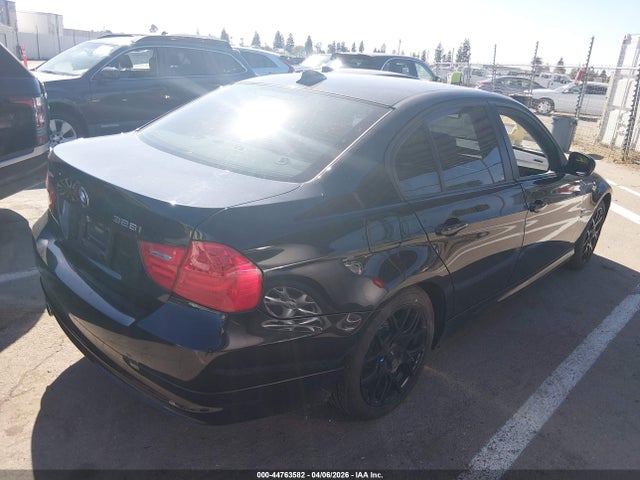 44763582 :رقم المزاد ، WBAPK7C57BF196217 vin ، 2011 Bmw 328i Xdrive مزاد بيع