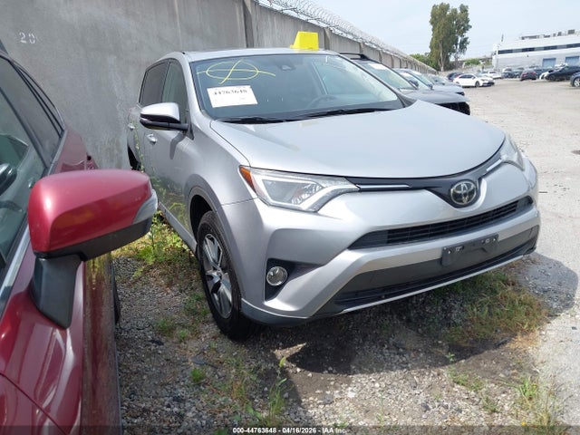 Toyota Rav4 Xle 2018 2T3RFREV0JW815178 Image 1