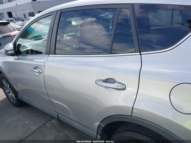 Toyota Rav4 Xle 2018 2T3RFREV0JW815178 Image 15