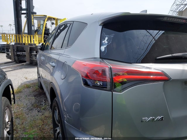 Toyota Rav4 Xle 2018 2T3RFREV0JW815178 Image 3