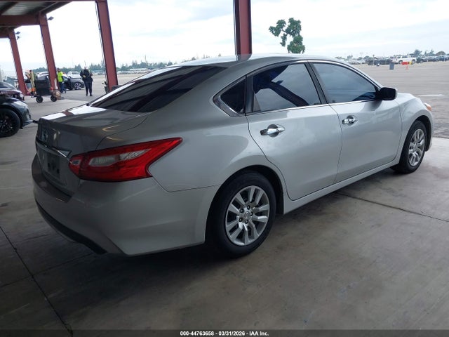 1N4AL3AP4HN354021 Nissan Altima 2.5 S