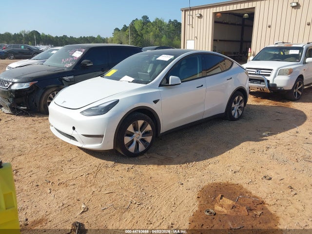 44763666 :رقم المزاد ، 7SAYGAEE6PF758870 vin ، 2023 Tesla Model Y مزاد بيع