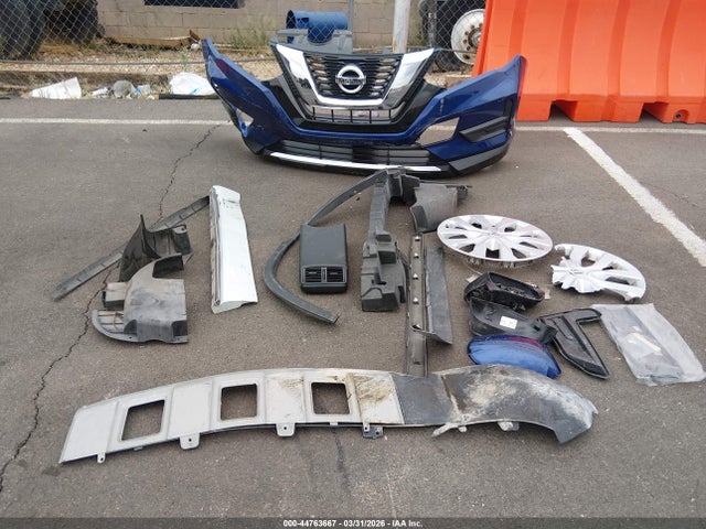 JN8AT2MT0HW149498 Nissan ROGUE S