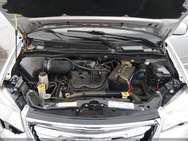 44763716 :رقم المزاد ، 2A4RR5DG3BR640322 vin ، 2011 Chrysler Town & Country Touring مزاد بيع