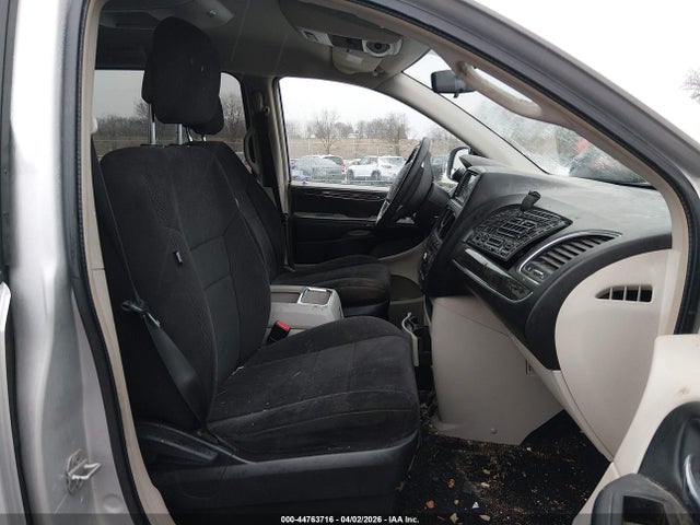 44763716 :رقم المزاد ، 2A4RR5DG3BR640322 vin ، 2011 Chrysler Town & Country Touring مزاد بيع