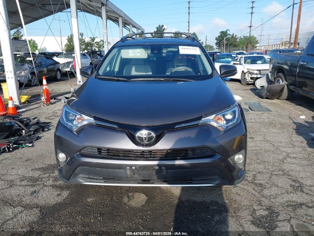 2T3RFREV7HW673440 Toyota Rav4 Xle