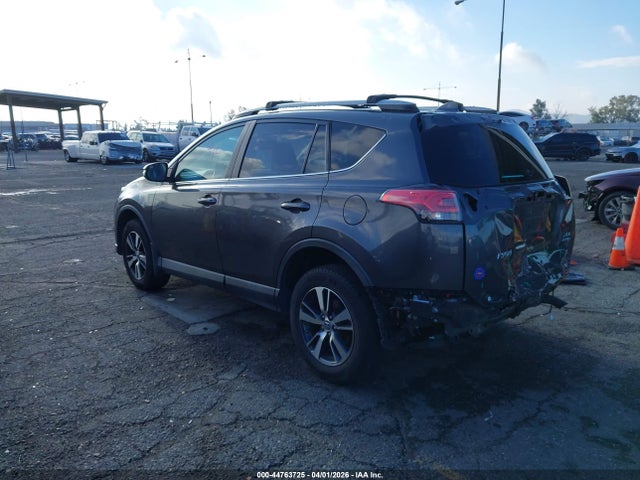 2T3RFREV7HW673440 Toyota Rav4 Xle