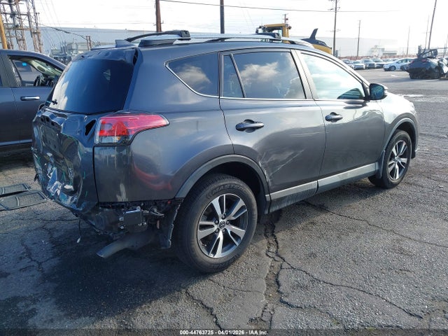 2T3RFREV7HW673440 Toyota Rav4 Xle