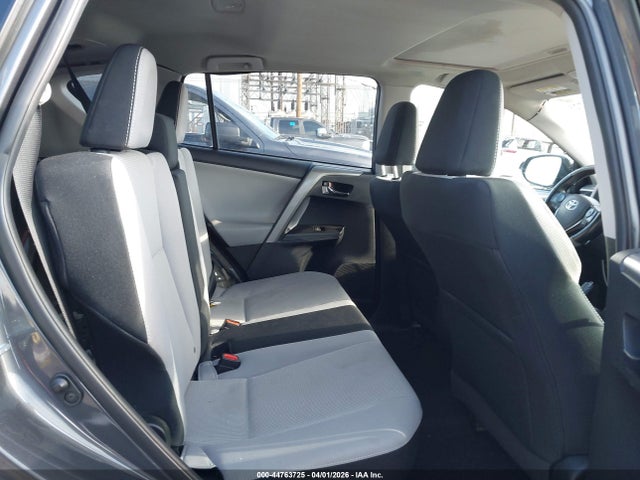 2T3RFREV7HW673440 Toyota Rav4 Xle