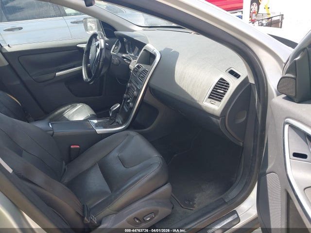 2015 VOLVO XC60 YV440MDCXF2620264 Photo 4