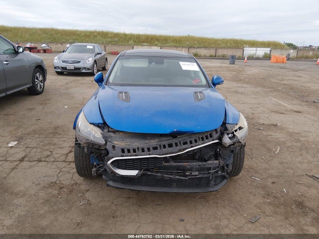 KNAE25LA6J6014935 KIA Stinger Premium