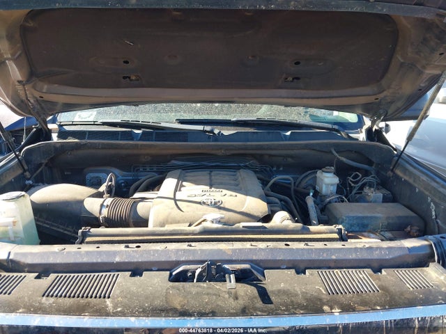 Aukcja sprzedaży 2017 Toyota Tundra Sr5 5.7l V8, vin: 5TFDW5F17HX620196, numer aukcji: 44763818