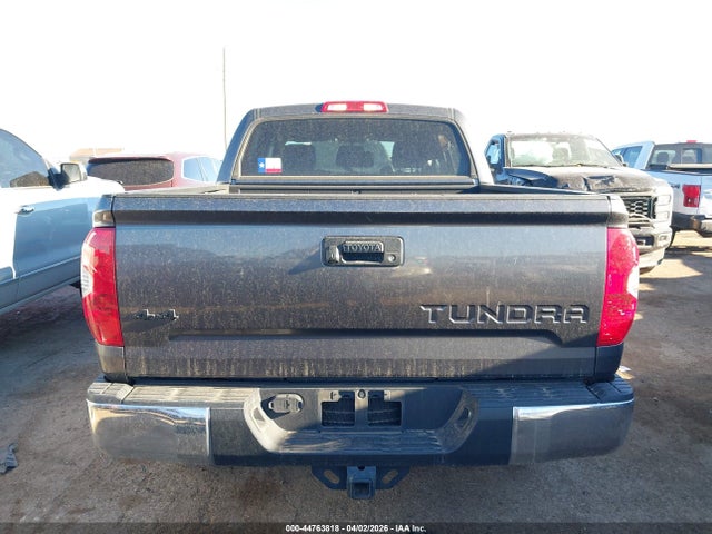 Aukcja sprzedaży 2017 Toyota Tundra Sr5 5.7l V8, vin: 5TFDW5F17HX620196, numer aukcji: 44763818