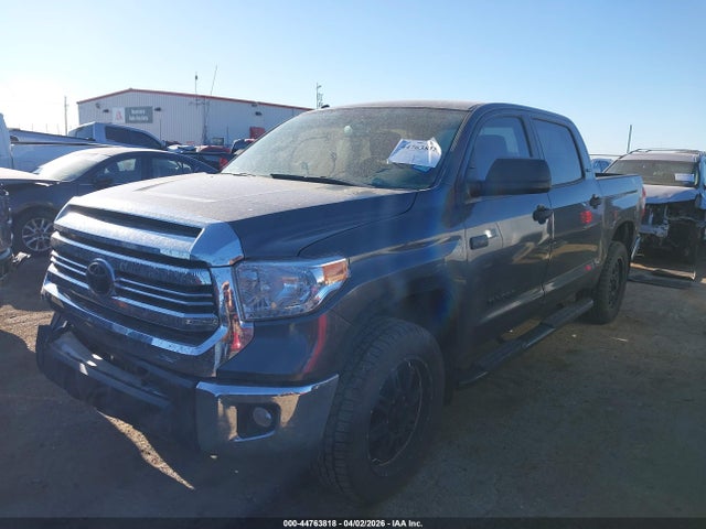 Aukcja sprzedaży 2017 Toyota Tundra Sr5 5.7l V8, vin: 5TFDW5F17HX620196, numer aukcji: 44763818