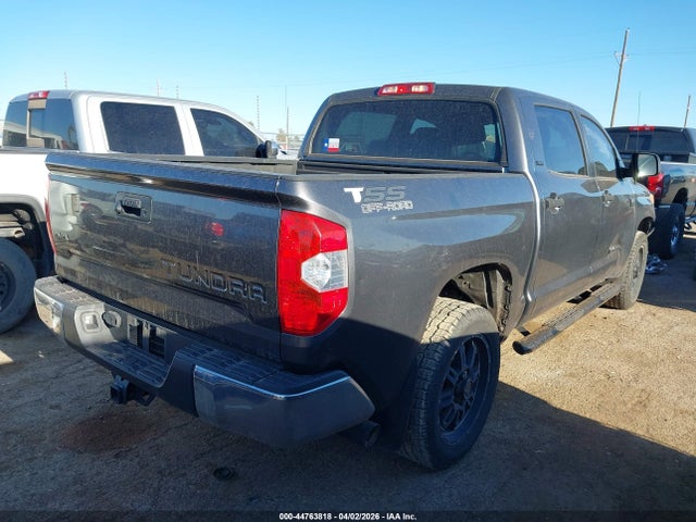 Aukcja sprzedaży 2017 Toyota Tundra Sr5 5.7l V8, vin: 5TFDW5F17HX620196, numer aukcji: 44763818