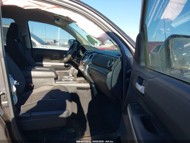 Aukcja sprzedaży 2017 Toyota Tundra Sr5 5.7l V8, vin: 5TFDW5F17HX620196, numer aukcji: 44763818