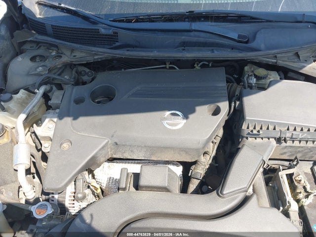 2015 Nissan Altima 2.5/2.5 S/2.5 Sl/2.5 Sv მანქანა იყიდება აუქციონზე, vin: 1N4AL3AP5FN300949, აუქციონის ნომერი: 44763829