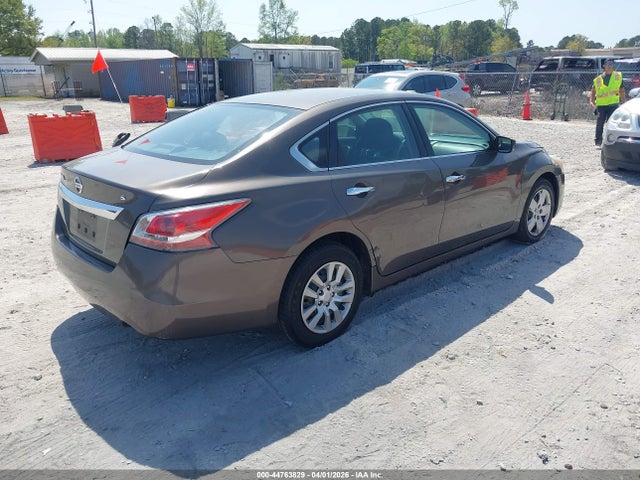2015 Nissan Altima 2.5/2.5 S/2.5 Sl/2.5 Sv მანქანა იყიდება აუქციონზე, vin: 1N4AL3AP5FN300949, აუქციონის ნომერი: 44763829