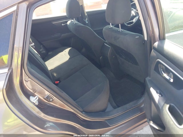 2015 Nissan Altima 2.5/2.5 S/2.5 Sl/2.5 Sv მანქანა იყიდება აუქციონზე, vin: 1N4AL3AP5FN300949, აუქციონის ნომერი: 44763829