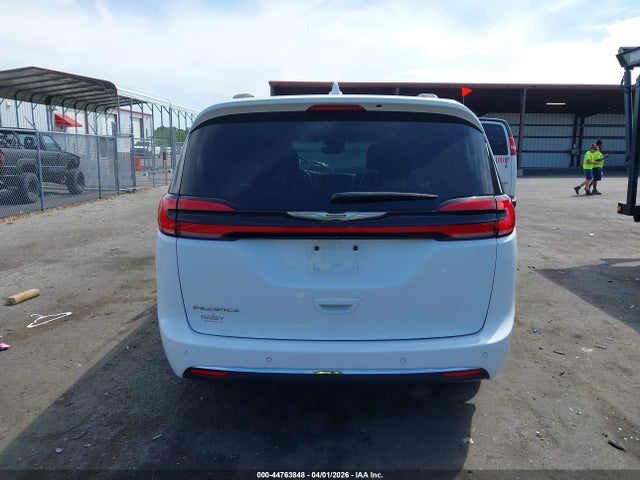 Aukcja sprzedaży 2022 Chrysler Pacifica Touring L, vin: 2C4RC1BG8NR138820, numer aukcji: 44763848