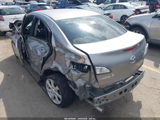 2010 MAZDA MAZDA3 JM1BL1SG5A1240852 Photo 2